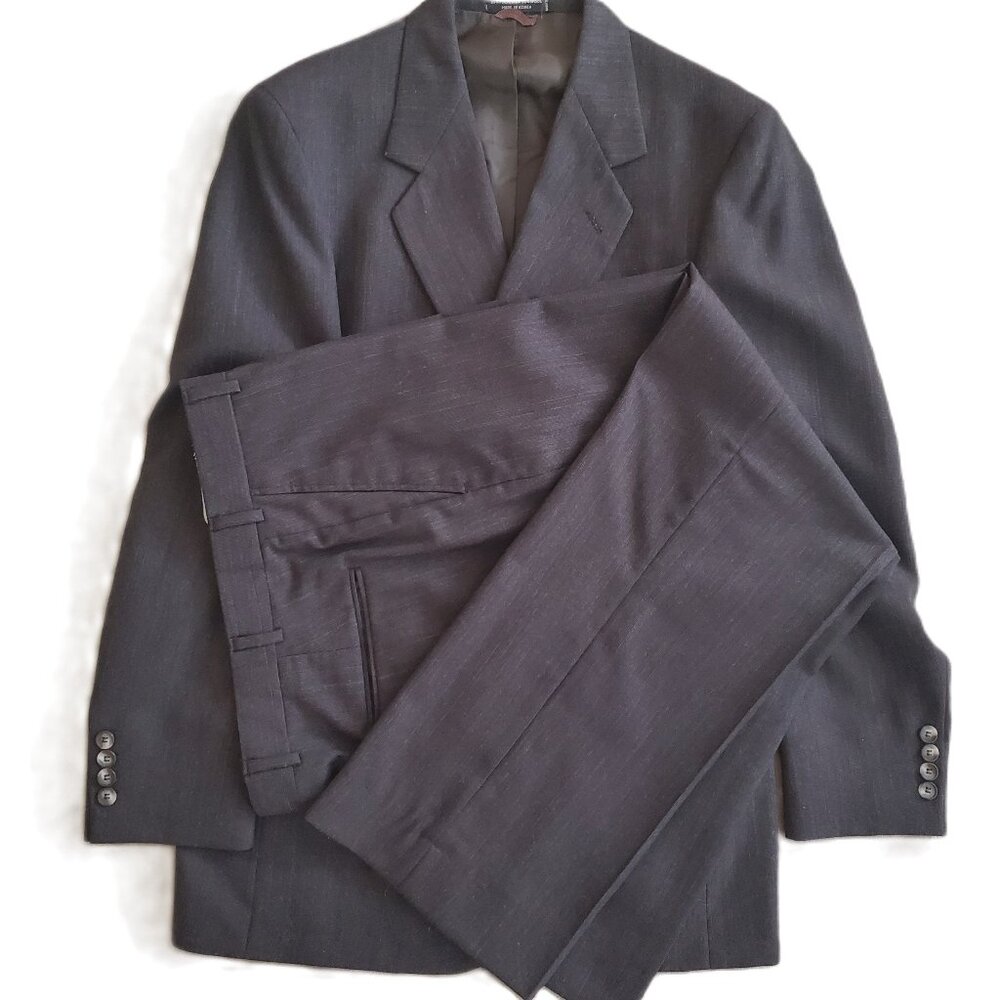 Austin Manor Two-Piece Men's Gray Suit, Size 42R